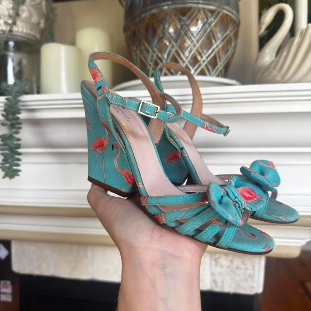 Kate Spade Teal flamingo print notched black wedge bow resortwear size 6.5